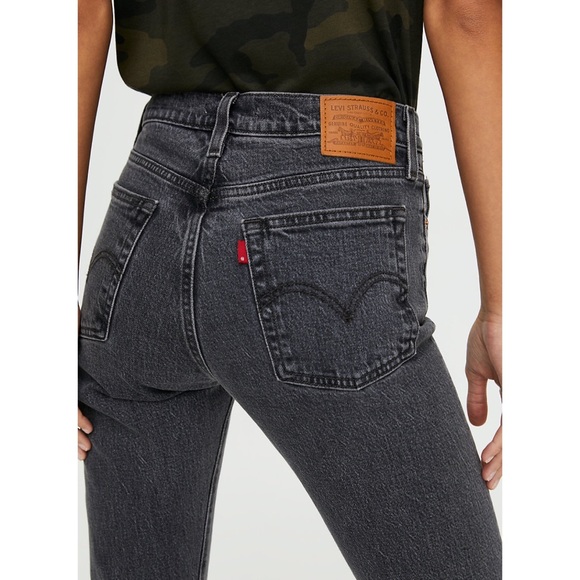 Levi's Wedgie Icon Fit Jeans in Bite My Dust - Picture 12 of 16